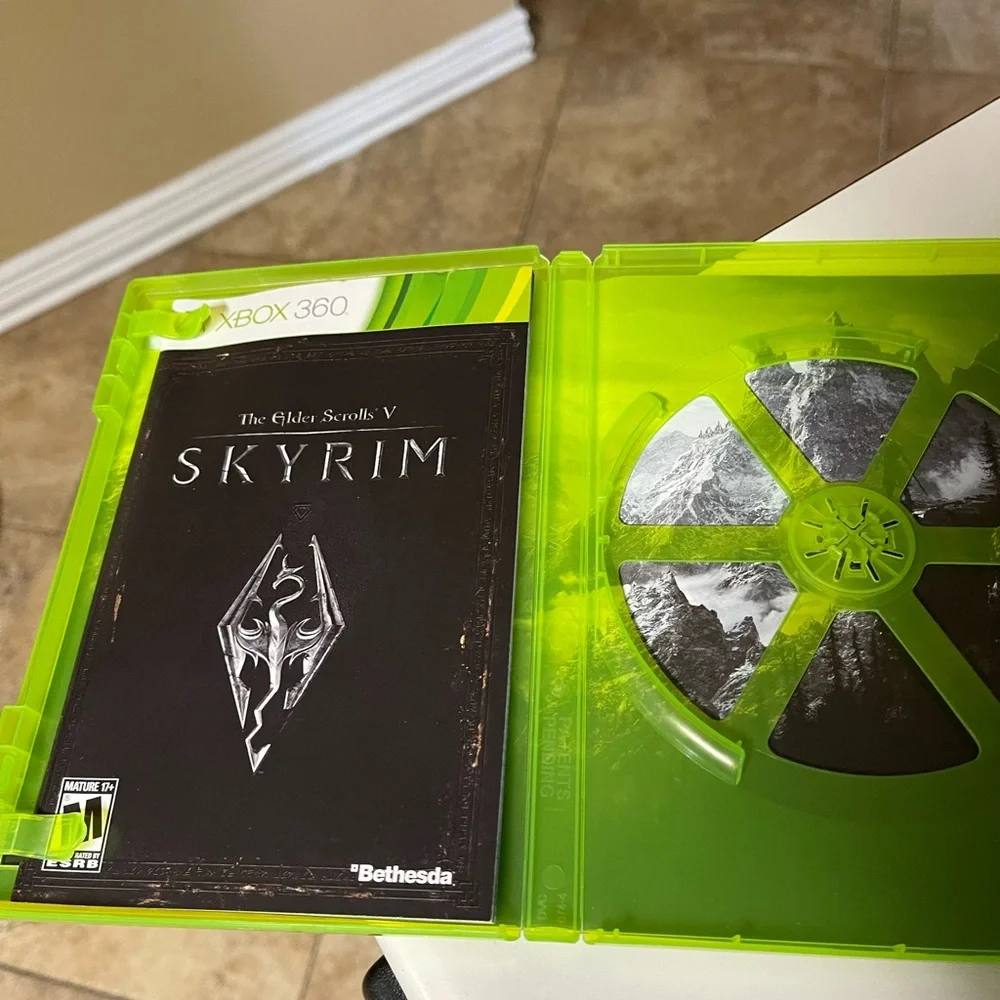 Xbox 360 The Elder Scrolls‎ V Skyrim video game